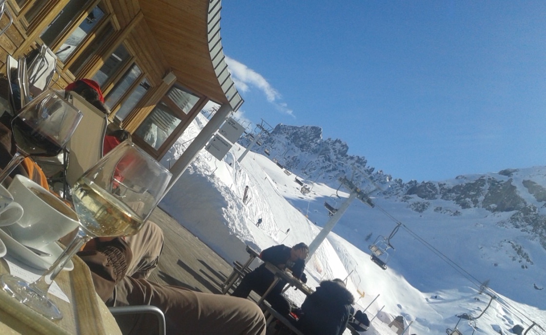 Relaxace po lyžování s výhledem na Dolomity