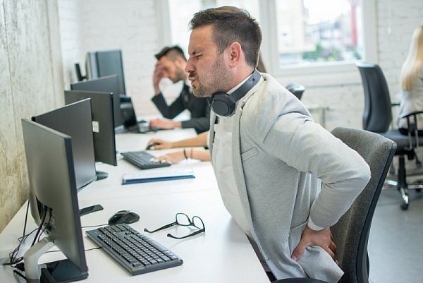 Bolí vás pořád záda a lékař tvrdí, že je vše v pořádku?