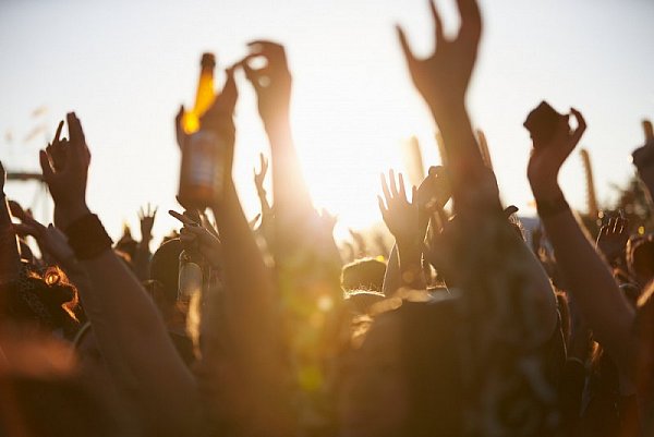 Vyrazte na hudební festival a seznamte se
